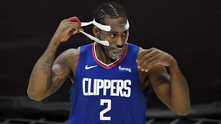 Kawhi Leonard will remain playing in a mask until stitches are removed, and jokes about it Kawhi Leonard will remain playing in a mask until stitches are removed, and jokes about it