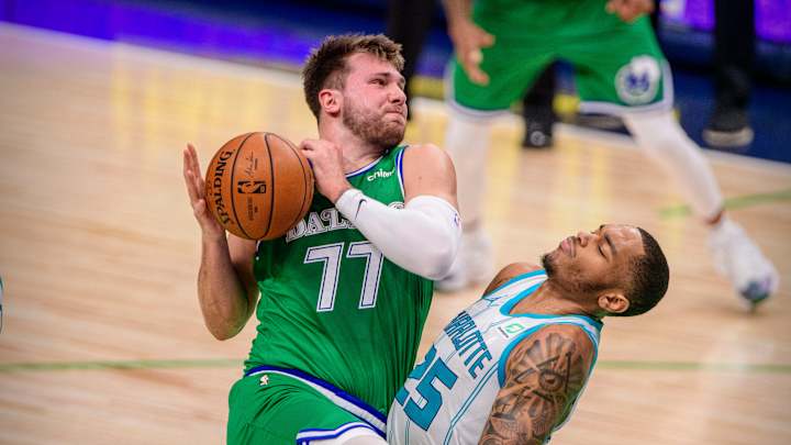 Mavs Embarrassed in Home Opener By LaMelo's Hornets 118-99