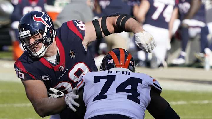 Tough Call Facing Bears with Bobby Massie