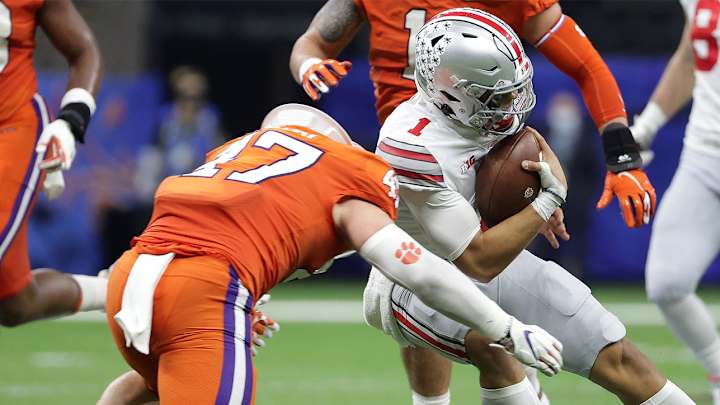 Clemson's James Skalski Ejected for Targeting Hit That Appears to Injure Justin Fields