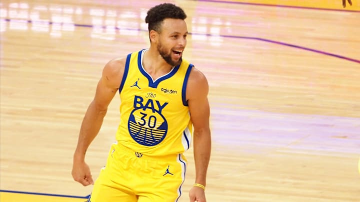 Steph Curry Erupts for Career-High 62 Points in Win Over Trail Blazers