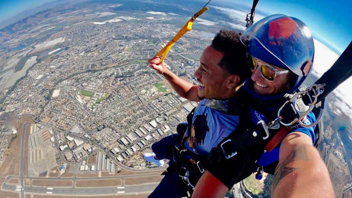 Cal Football: First Skydiving Experience Was a `Super Rush' for Camryn Bynum Cal Football: First Skydiving Experience Was a `Super Rush' for Camryn Bynum