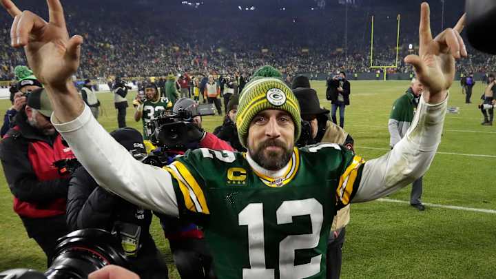 NFL Executives Overwhelmingly Pick Aaron Rodgers for MVP, More Award Picks NFL Executives Overwhelmingly Pick Aaron Rodgers for MVP, More Award Picks