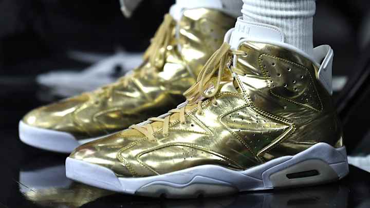 Tsohonis Provides Spark, but Struggling Huskies No Match for Stanford