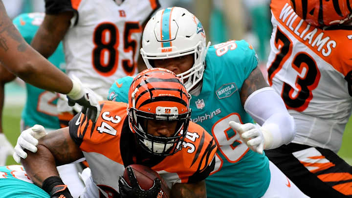 Davis the Latest D-Lineman to Leave