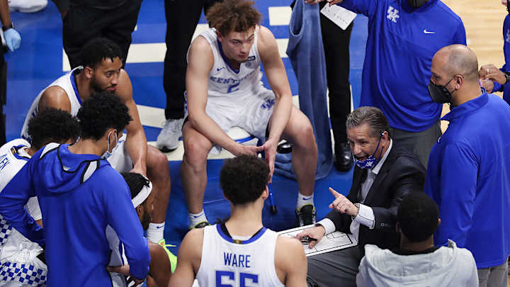 Coach John Calipari, Kentucky Basketball Team Kneel for National Anthem for First Time