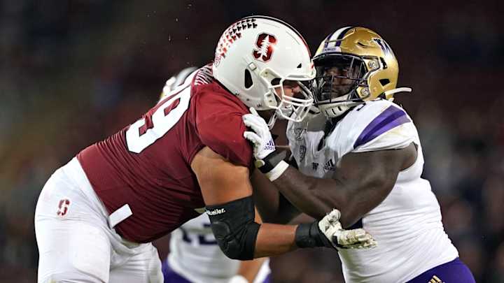 Huskies' Bronson Makes It Official: He'll Pursue the NFL Huskies' Bronson Makes It Official: He'll Pursue the NFL