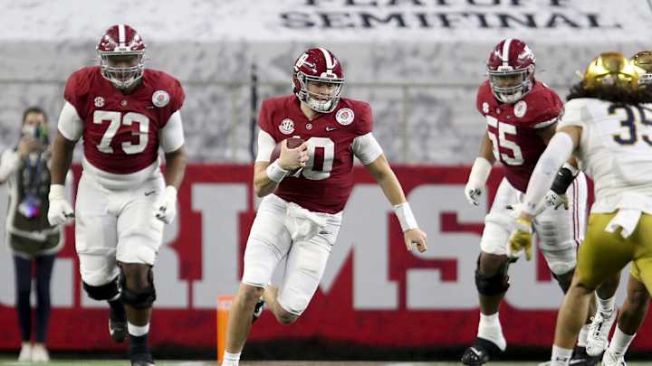 Pros and Cons of Lions Drafting Quarterback Mac Jones