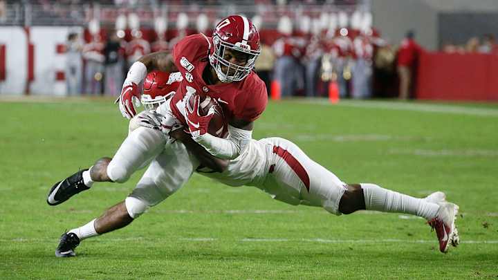 'Please Sit Down': NFL Players React to Alabama's Jaylen Waddle Playing in Title Game