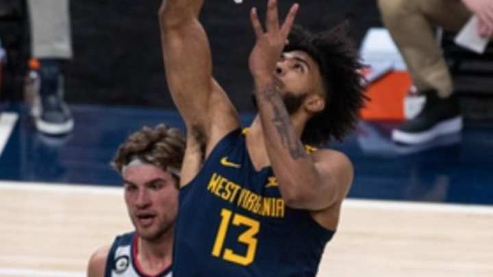 Bob Huggins Provides Injury Update on Isaiah Cottrell