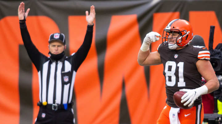 2021 Divisional Round Start 'Em, Sit 'Em: Tight Ends - Fantasy Football Sleepers, Fades, Matchups, DFS Bargains 2021 Divisional Round Start 'Em, Sit 'Em: Tight Ends - Fantasy Football Sleepers, Fades, Matchups, DFS Bargains