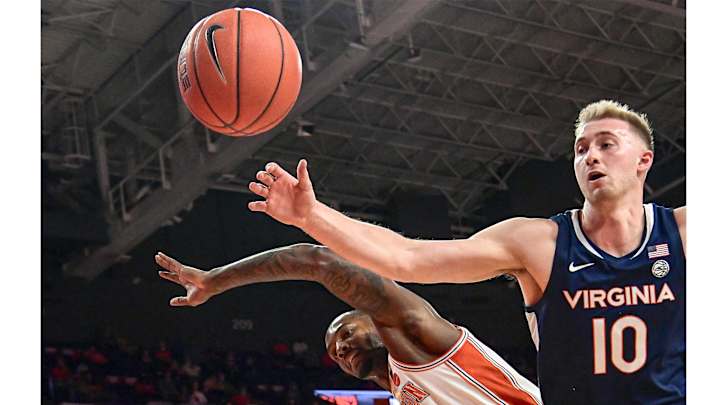 Virginia Routs Clemson to Stay Perfect in ACC