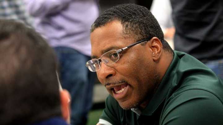 Recruiting Ties for New Syracuse Receivers Coach Terrence Samuel