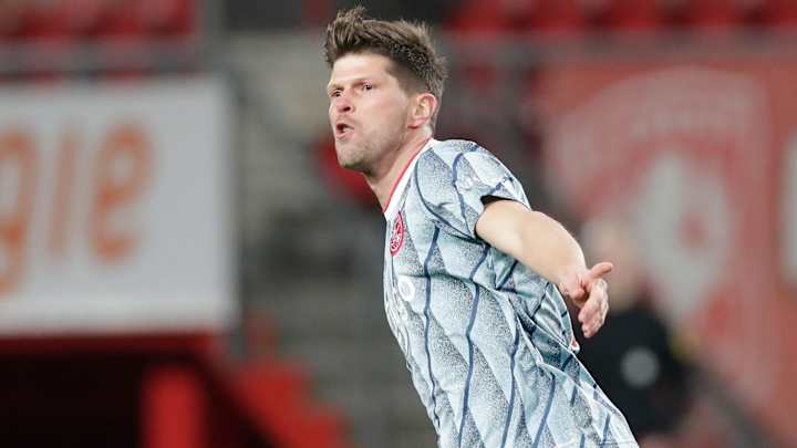 Huntelaar Rejoins Schalke to Help Club Fight Relegation