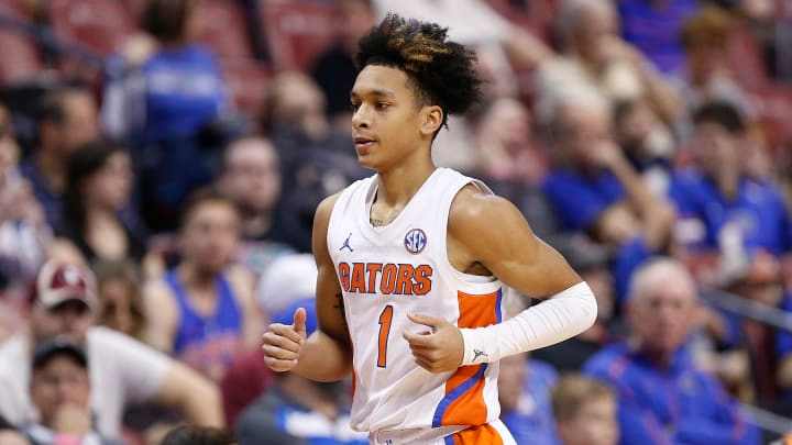 Shorthanded Gators Clobber Number Six Vols