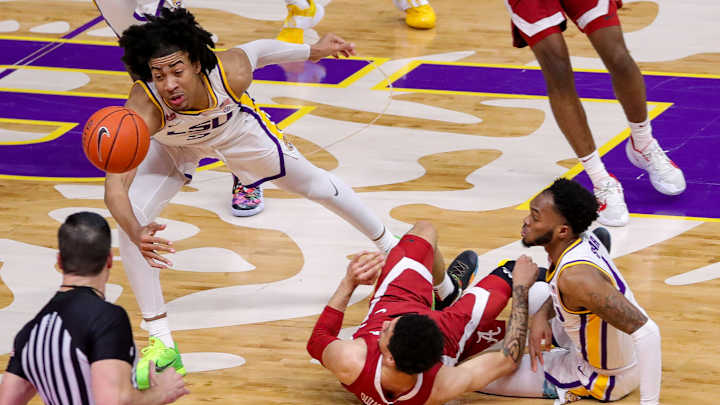 Onslaught of Alabama Threes Doom LSU Basketball From the Start in 105-75 Loss Onslaught of Alabama Threes Doom LSU Basketball From the Start in 105-75 Loss