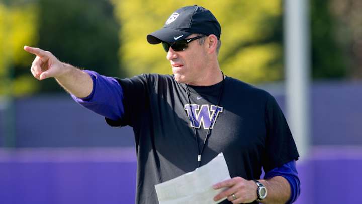 Kwiatkowski Bids Huskies Farewell with Social-media Posting