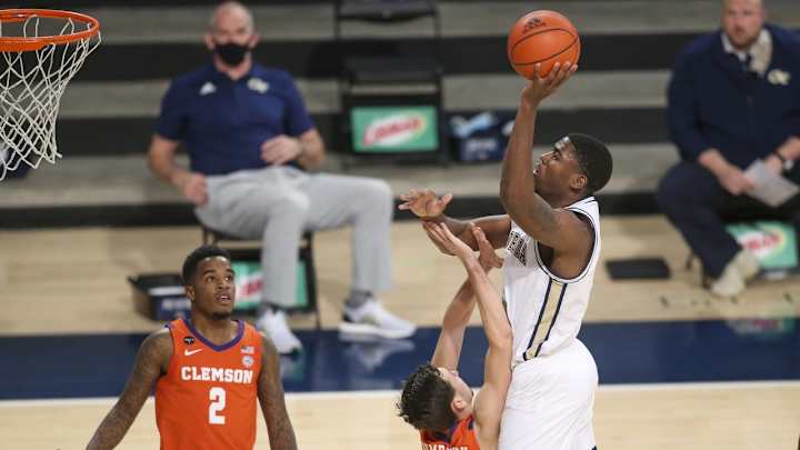 Tigers Stung By Yellow Jackets