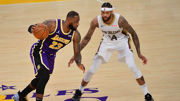 Lakers try to regain mojo on 7-game road trip, starting with Bucks