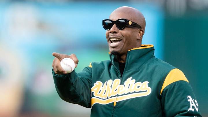 MC Hammer Honors Namesake Hammerin' Hank Aaron