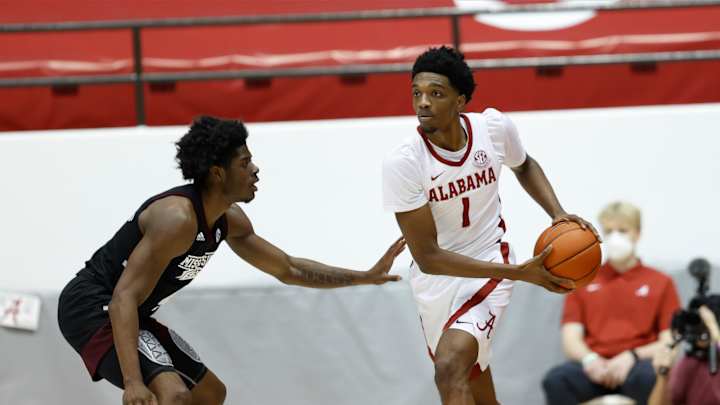 Jones, Primo Sustain Alabama Basketball's Offense in Win Over Mississippi State