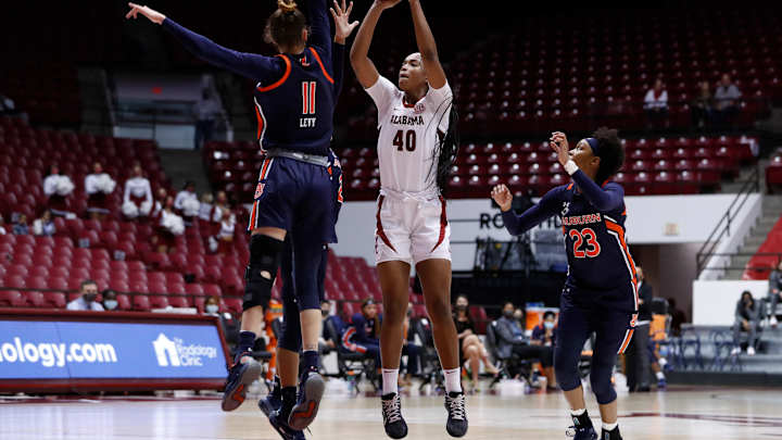 Alabama Senior Trio Leads the Way for Women's Basketball 67-55 Win over Auburn