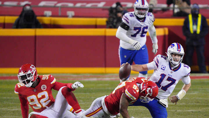Bills-Chiefs Ends in Dramatic Fashion With Late-Game Scuffle