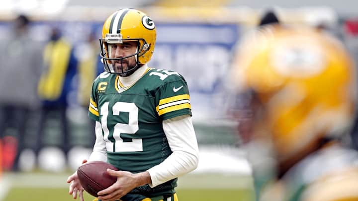 Is Aaron Rodgers an Option for the Steelers? Some Say Yes