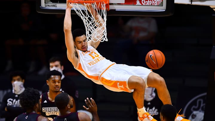 Bulldogs come up short at Tennessee