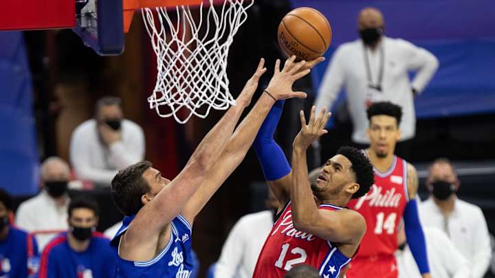 Tobias Harris Comes in Clutch for Sixers vs. Lakers on Wednesday