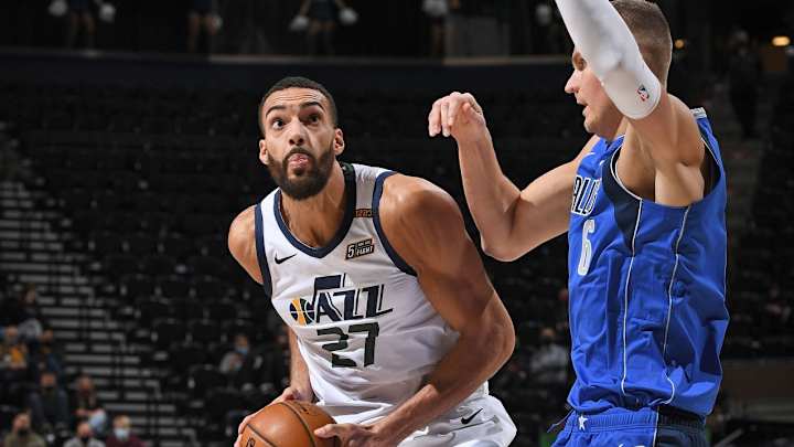 Mavs 'Kitchen-Sink' Approach Fails In Loss At Jazz