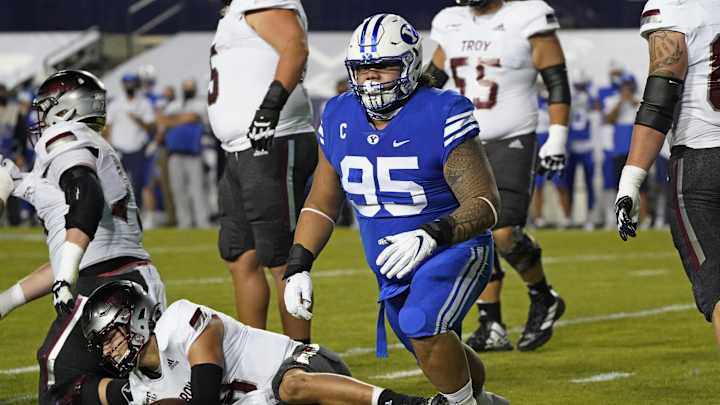 The Chicago Bears Select Khyiris Tonga in the Seventh Round of the 2021 NFL Draft The Chicago Bears Select Khyiris Tonga in the Seventh Round of the 2021 NFL Draft