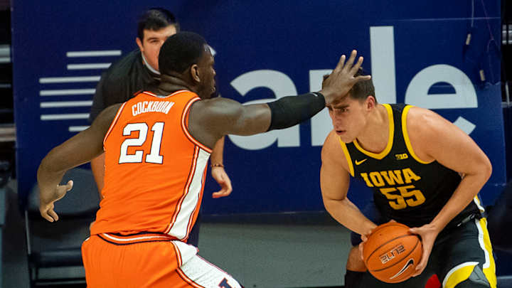 Illini Defense Halts High-Scoring Iowa in ‘Statement Win’ Over a Top 10 Program