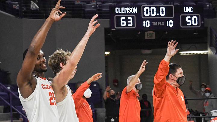 Clemson Basketball Knocks Off North Carolina 63-50