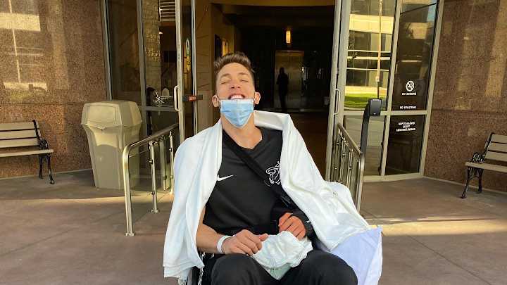 Miami Heat's Meyers Leonard In Good Spirits After Season-Ending Surgery Miami Heat's Meyers Leonard In Good Spirits After Season-Ending Surgery