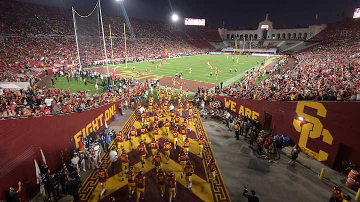 SI All-American Linebacker Raesjon Davis Officially Signs with USC