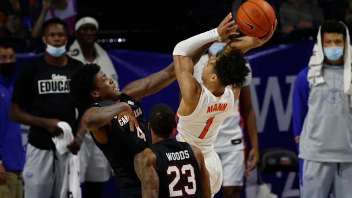 Florida Gators Fall 72-66 to South Carolina; Snapping Four Game Win Streak