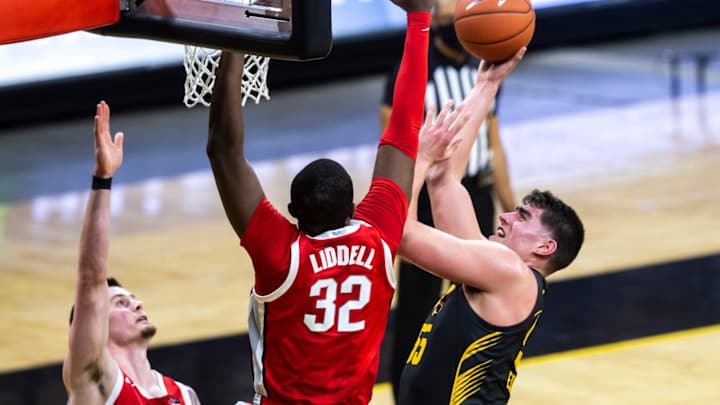 Big Ten Daily (Feb. 5): Iowa's Freefall Continues With Home Loss to Ohio State