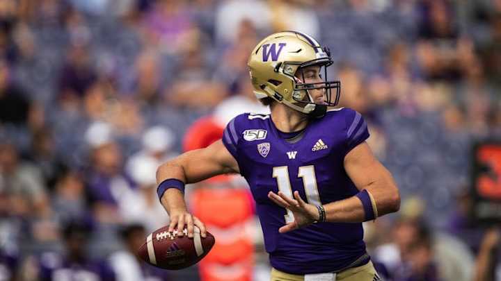 Huskies Extend Scholarship Offer to Ohio Quarterback
