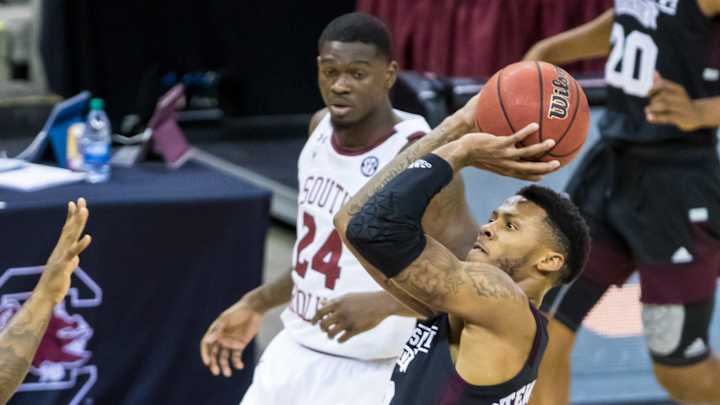 Stewart shines to lead Bulldogs over Gamecocks