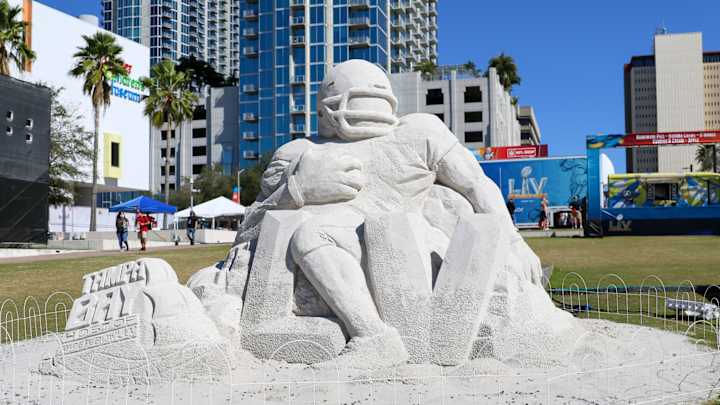 Photo Gallery: Super Bowl LV Fan Experience on the Tampa Bay Riverwalk