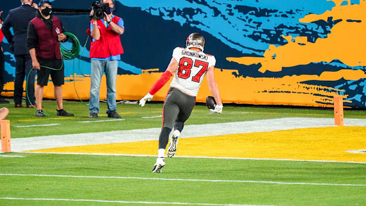 Rob Gronkowski Ranks Second in Receiving TDs in Super Bowl History