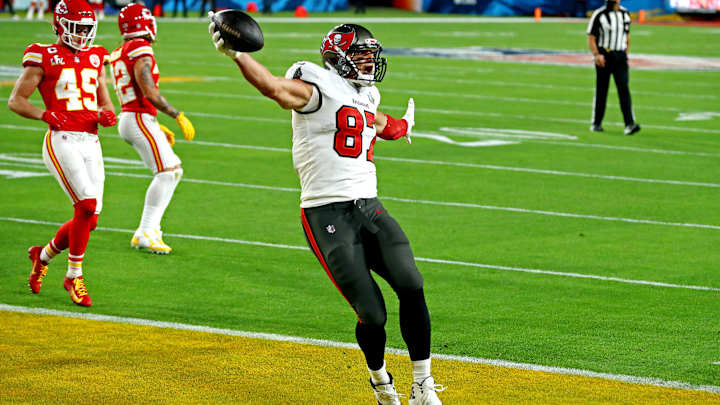 Report: Rob Gronkowski Re-Signing With Buccaneers on One-Year Deal