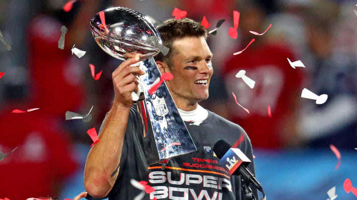 Robert Horry Congratulates Tom Brady on Joining the '7 Chip Club'