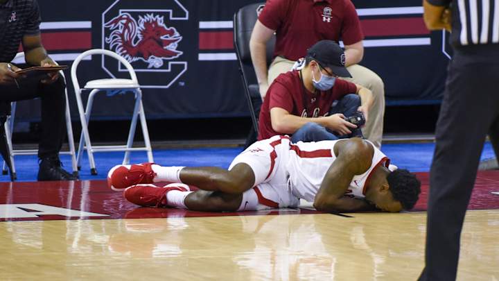 Alabama Basketball Forward Juwan Gary Out with Shoulder Injury