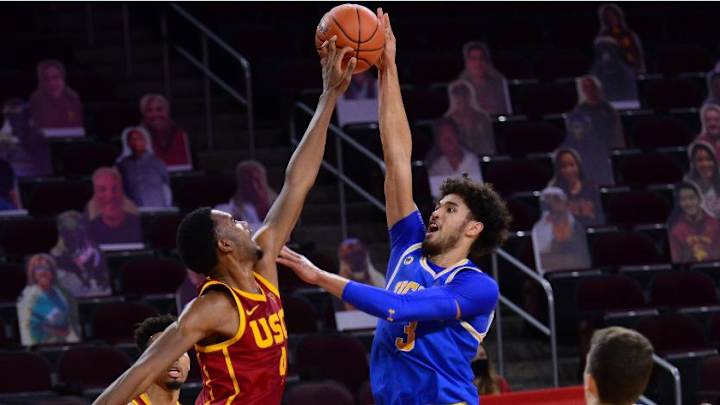 Pac-12 Basketball Notebook: USC a Hoops School? Sean Miller's Status