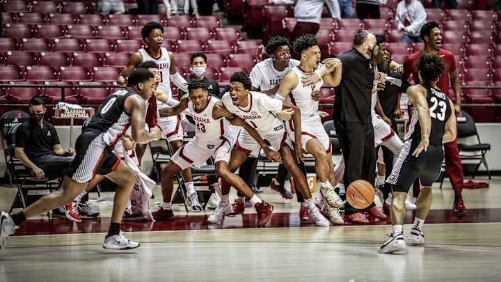 No. 11 Alabama Basketball Breaks Record, Dominates Georgia 115-82