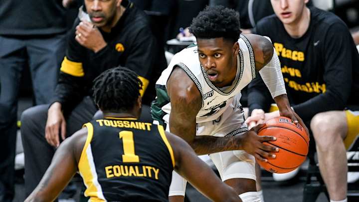 MSU Basketball: Rocket Watts Pulled From Iowa Game For Safety Precautions