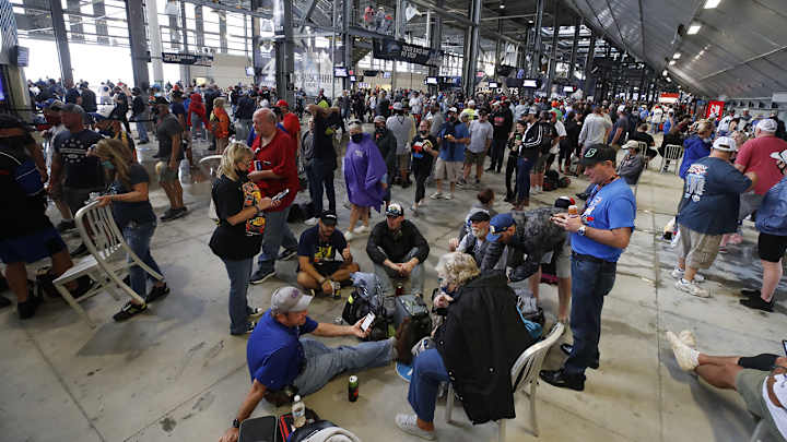NASCAR Drivers Eat Fast Food For Lunch Break During Daytona 500 Rain Delay NASCAR Drivers Eat Fast Food For Lunch Break During Daytona 500 Rain Delay