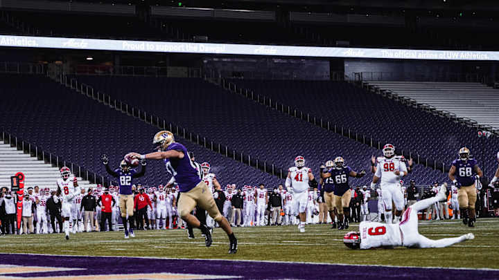 Looking at Cade Otton and Nation's Top 10 Tight Ends